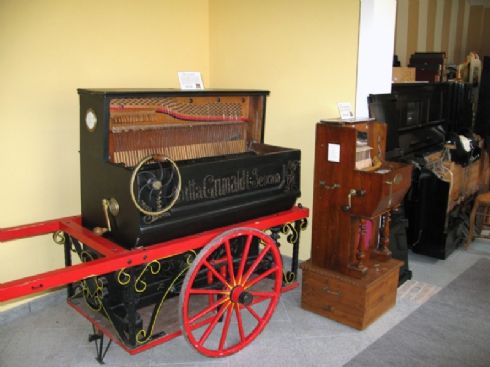 PIANO A CILINDRO DA STRADA 1920